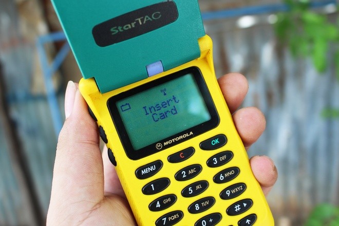 Cận cảnh điện thoại Motorola hàng hiếm còn lại tại Việt Nam - ảnh 7