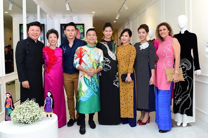 Ca sĩ Hồng Nhung, Đoan Trang diện áo dài đọ dáng cùng mỹ nhân Việt - ảnh 1