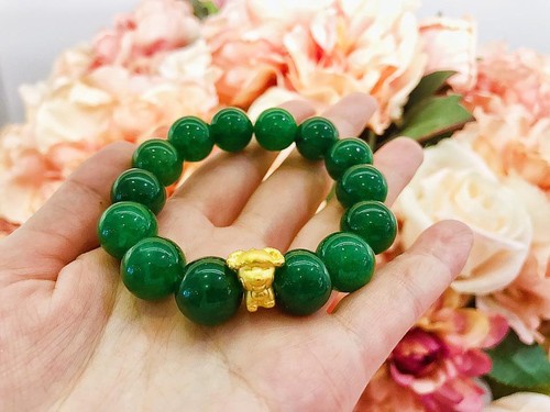 Mỹ nhân Việt đổ xô mua vàng cầu may ngày vía Thần tài - ảnh 2