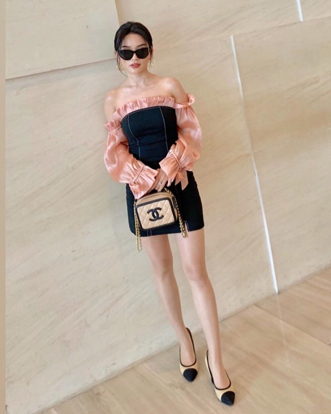 Sĩ Thanh quá đỗi sexy trong đồ bơi một mảnh khoét ngực sâu - ảnh 6
