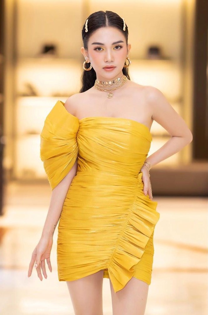 Sĩ Thanh quá đỗi sexy trong đồ bơi một mảnh khoét ngực sâu - ảnh 7