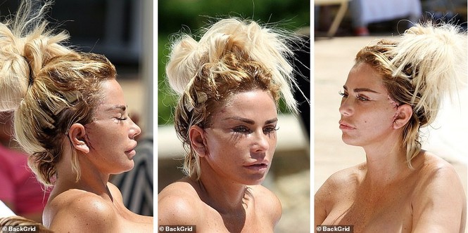 Katie Price để ngực trần còn nguyên vết phẫu thuật đi bơi gây sốc - ảnh 1