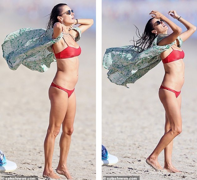 Đi tắm biển mà như chụp họa báo, Alessandra Ambrosio khoe body ‘cực phẩm’ - ảnh 8