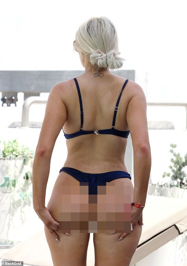 Diện bikini bé xíu, ‘mỹ nhân dao kéo’ Chloe Ferry lộ cả điểm nhạy cảm - ảnh 3