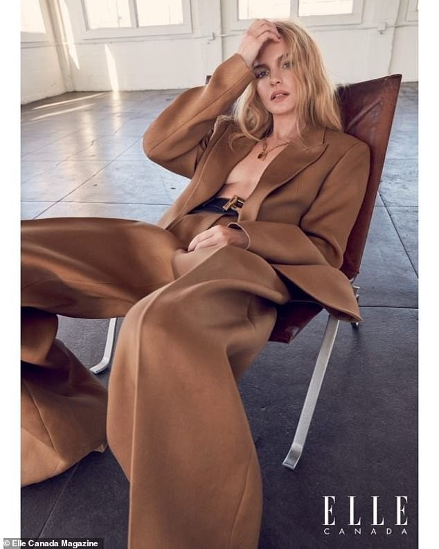 Mỹ nhân Kate Bosworth phanh áo khoe ngực trần trên bìa tạp chí - ảnh 5