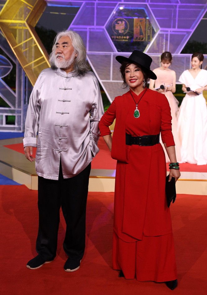 Dàn sao hạng A Hoa ngữ ‘đổ bộ’ thảm đỏ lễ trao giải Kim Kê 2019 - ảnh 19