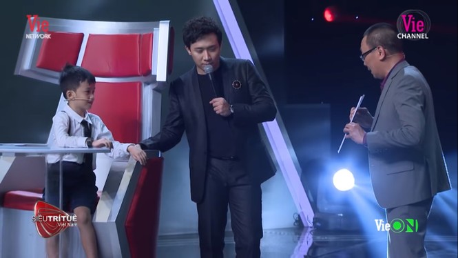 ‘Thần đồng’ 7 tuổi khiến ban giám khảo ‘Siêu trí tuệ Việt Nam’... hoang mang - ảnh 6
