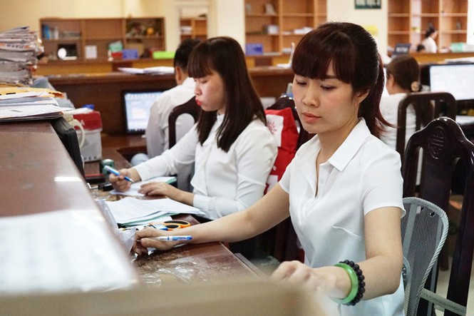 Bỏ 'viên chức suốt đời': Nhường ghế cho người tài? - ảnh 2