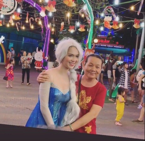 Hoá thân thành ‘Nữ hoàng băng giá’, Ngọc Trinh bị động chạm vòng một - ảnh 2