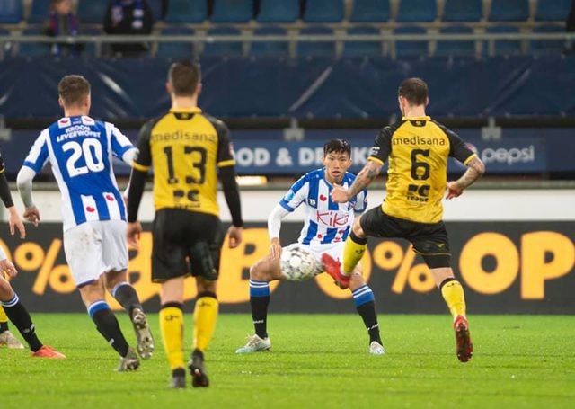 HLV Heerenveen tiết lộ lý do trao cơ hội ra sân cho Văn Hậu - ảnh 1