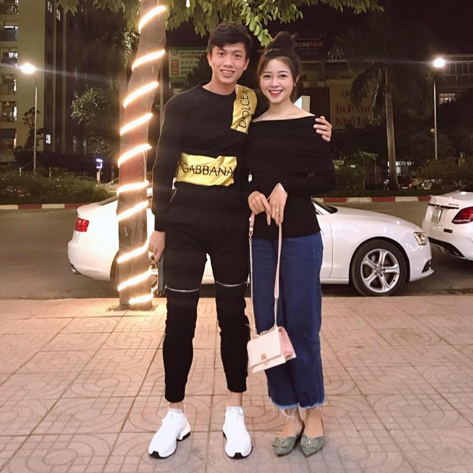 Những cầu thủ công khai hẹn hò bạn gái hot girl năm 2019 - ảnh 1