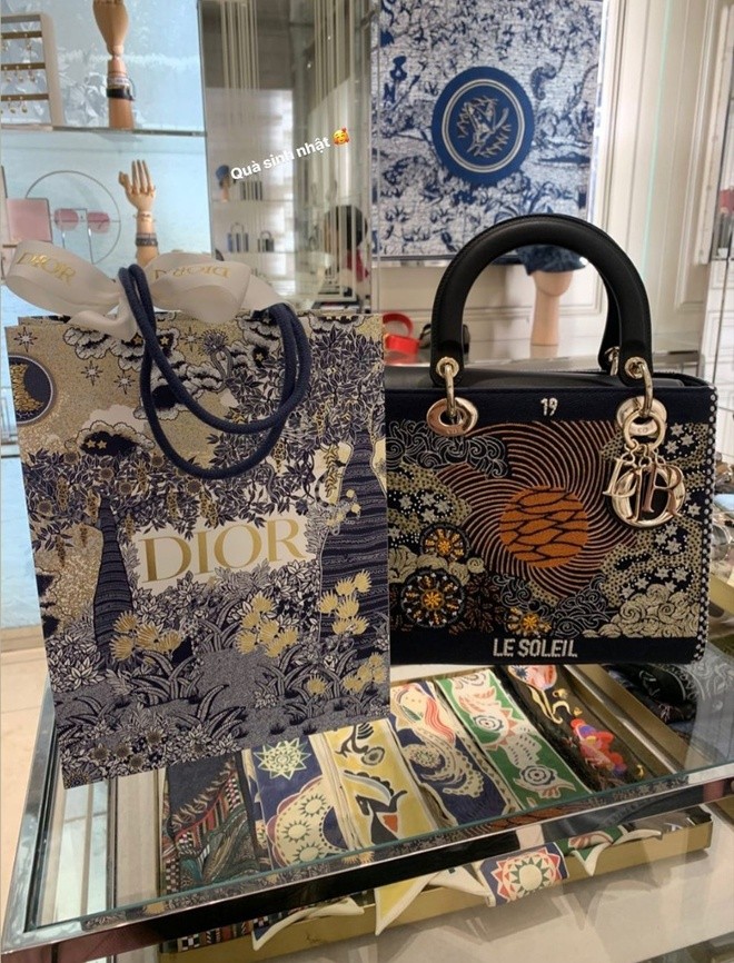 Sau tặng túi Dior, hậu vệ Duy Mạnh đăng ảnh tình tứ mừng sinh nhật bạn gái - ảnh 3