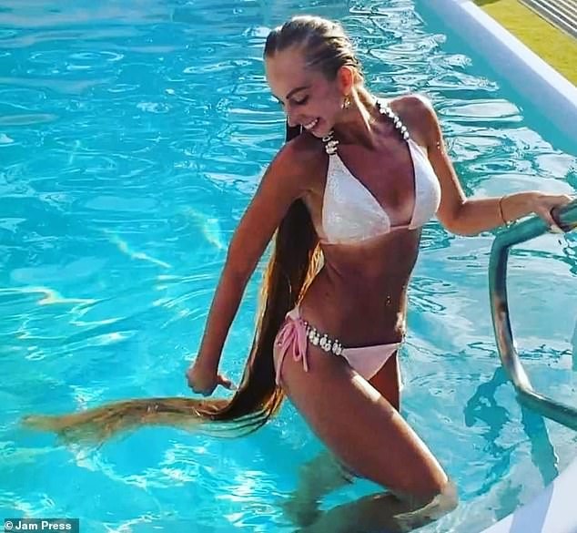 ‘Nàng Rapunzel đời thực’ được đàn ông săn đón vì mái tóc dài gần 2m - ảnh 3