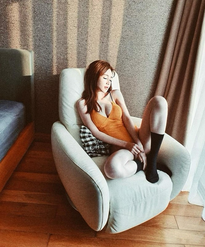 Mẹ hai con Elly Trần bán nude khoe hình thể nóng bỏng ‘phát hờn’ - ảnh 4