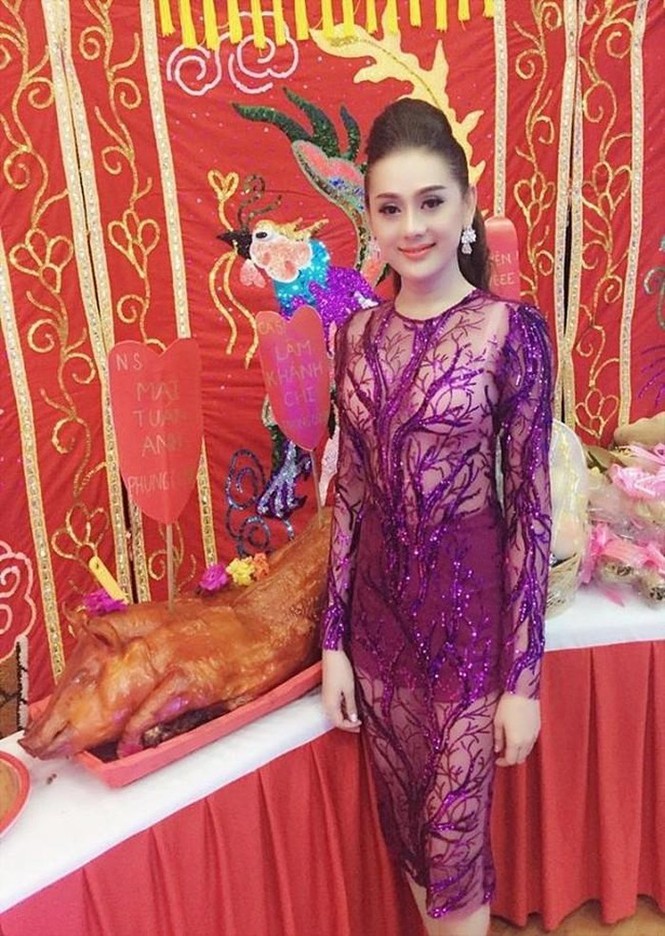 Nam Thư bị dân mạng chỉ trích gay gắt vì mặc áo hở bụng thăm nhà thờ Tổ - ảnh 6