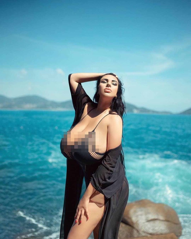 Người mẫu Nga kể khổ, liên tục bị quấy rối vì có vòng một tự nhiên khổng lồ - ảnh 6