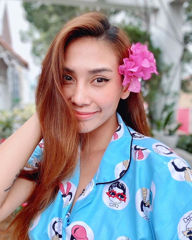 Sao Việt cách ly ngày 14: Hương Giang Idol tự nhận ‘nổi tiếng, xinh đẹp và nhiều tiền’ - ảnh 3