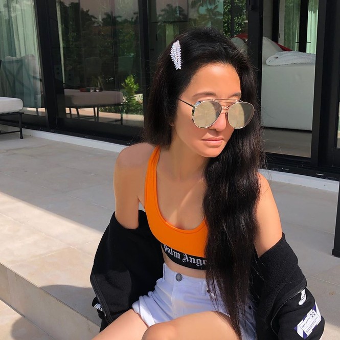 Thân hình nuột nà đến khó tin ở tuổi 70 của ‘nữ hoàng váy cưới’ Vera Wang - ảnh 1