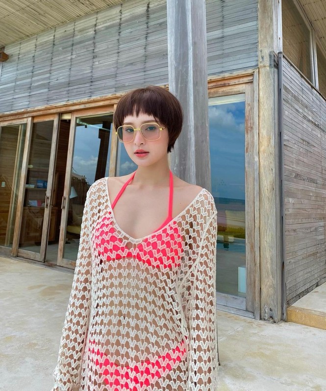 Hiền Hồ tung ảnh bikini ‘thả thính’, fan thi nhau làm thơ đáp lễ - ảnh 1