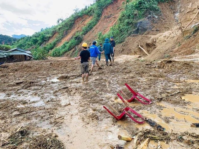 CẬP NHẬT: Tìm thấy 5 thi thể vụ lở núi khiến 11 người bị vùi lấp ở Phước Sơn - ảnh 4
