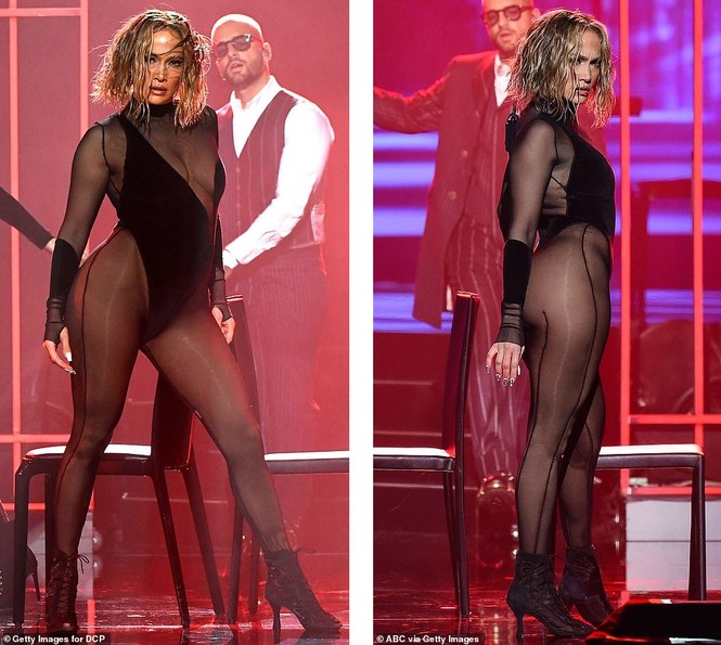 ‘Nóng mặt’ với bộ đồ vừa cắt xẻ vừa xuyên thấu táo bạo của Jennifer Lopez - ảnh 4