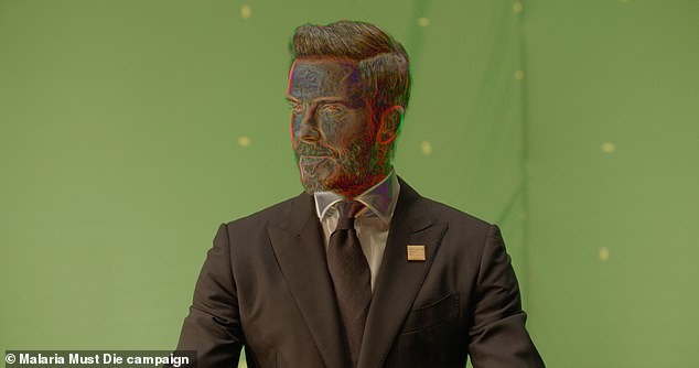 David Beckham bất ngờ hóa ông lão 70 tuổi - ảnh 3
