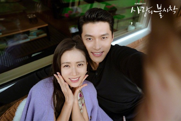 Những khoảnh khắc ‘rụng tim’ của Hyun Bin và Son Ye Jin từ trong phim đến đời thực - ảnh 12