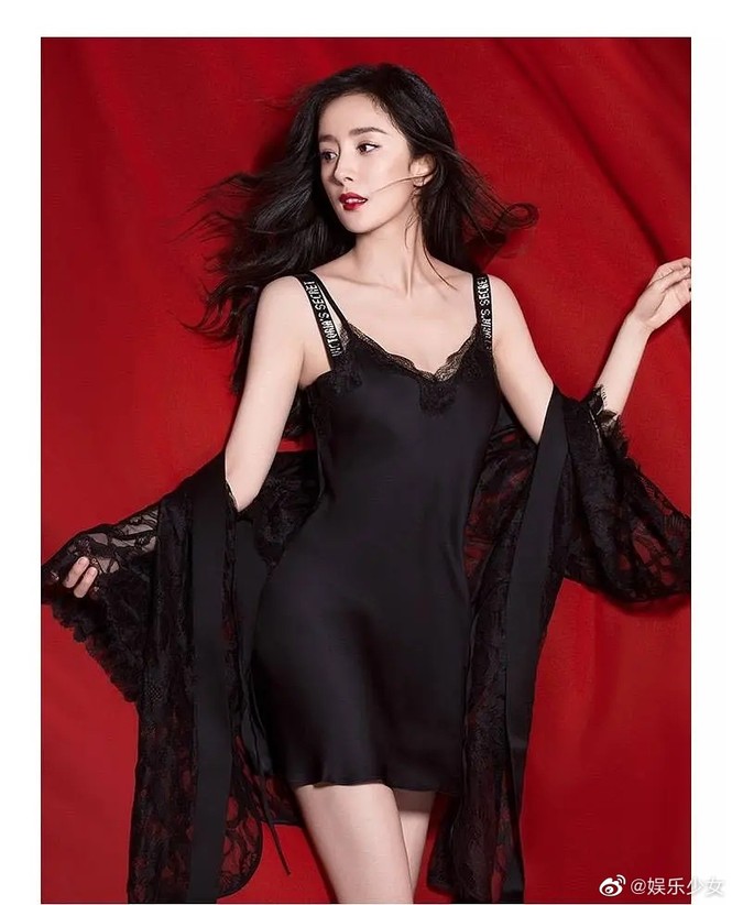 Dương Mịch hờ hững nội y, khoe hình thể nuột nà không tì vết - ảnh 3