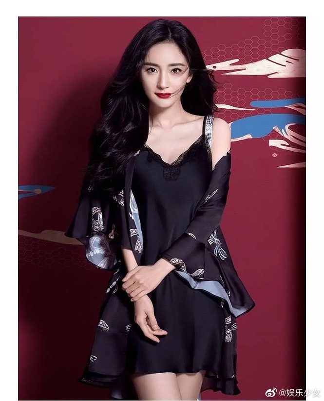 Dương Mịch hờ hững nội y, khoe hình thể nuột nà không tì vết - ảnh 5