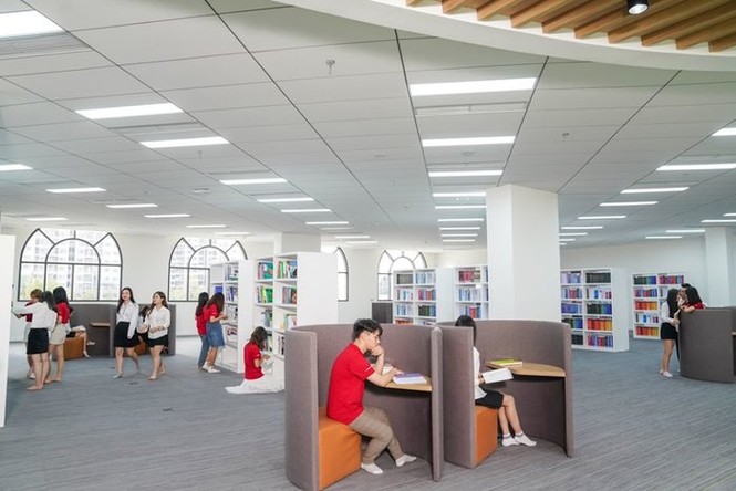 Cận cảnh trường Đại học VinUni: Xịn xò chẳng khác nào những ngôi trường ở châu Âu - ảnh 7