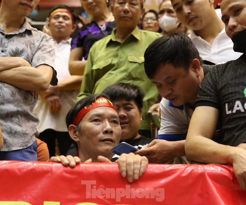 Cả làng rủ nhau đi cổ vũ SEA Games làm bùng nổ nhà thi đấu ảnh 5