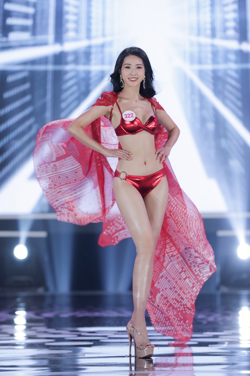 Ngắm đường cong 'bỏng mắt' của top 22 thí sinh HHVN 2020 trong màn trình diễn bikini - ảnh 7