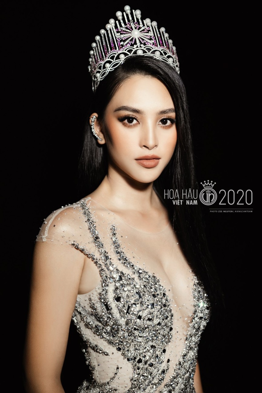 Ảnh hậu trường đẹp 'gây thương nhớ' của Tiểu Vy và Đặng Thu Thảo ở HHVN 2020 - ảnh 3