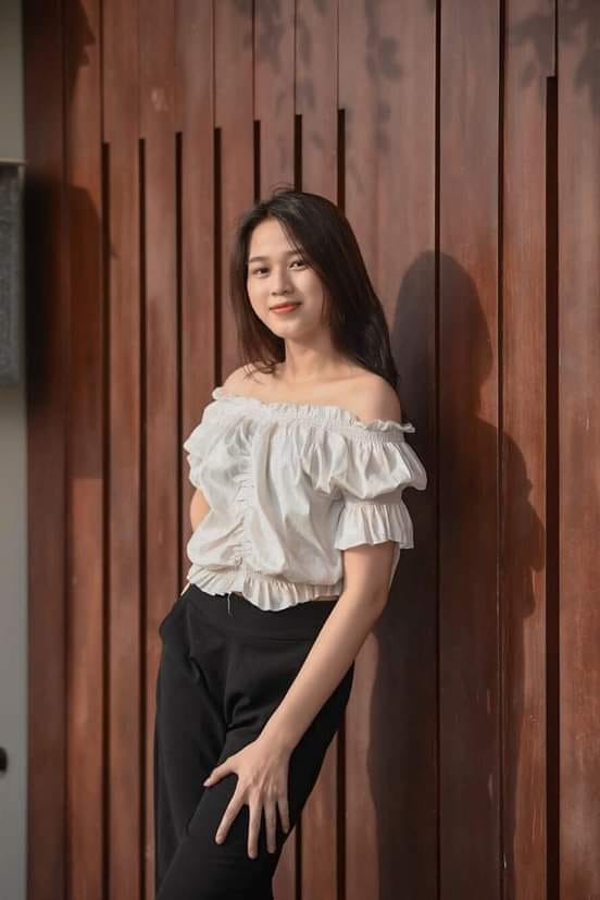 Loạt ảnh mới nhí nhảnh đáng yêu của hoa hậu Đỗ Thị Hà ở trường đại học - ảnh 7