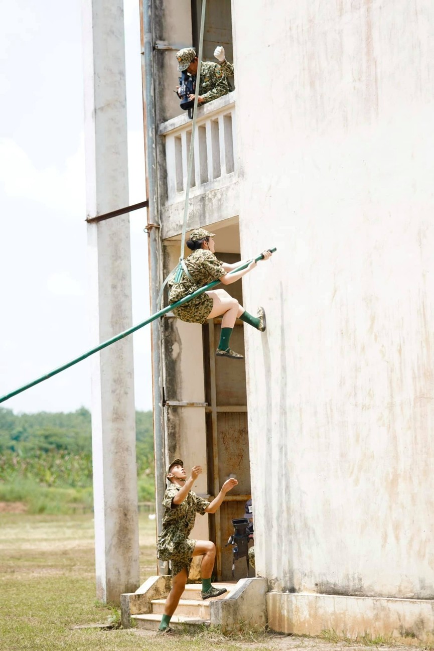 Những khoảnh khắc đáng yêu của Hoa hậu Kỳ Duyên trong ‘Sao nhập ngũ’ - ảnh 16