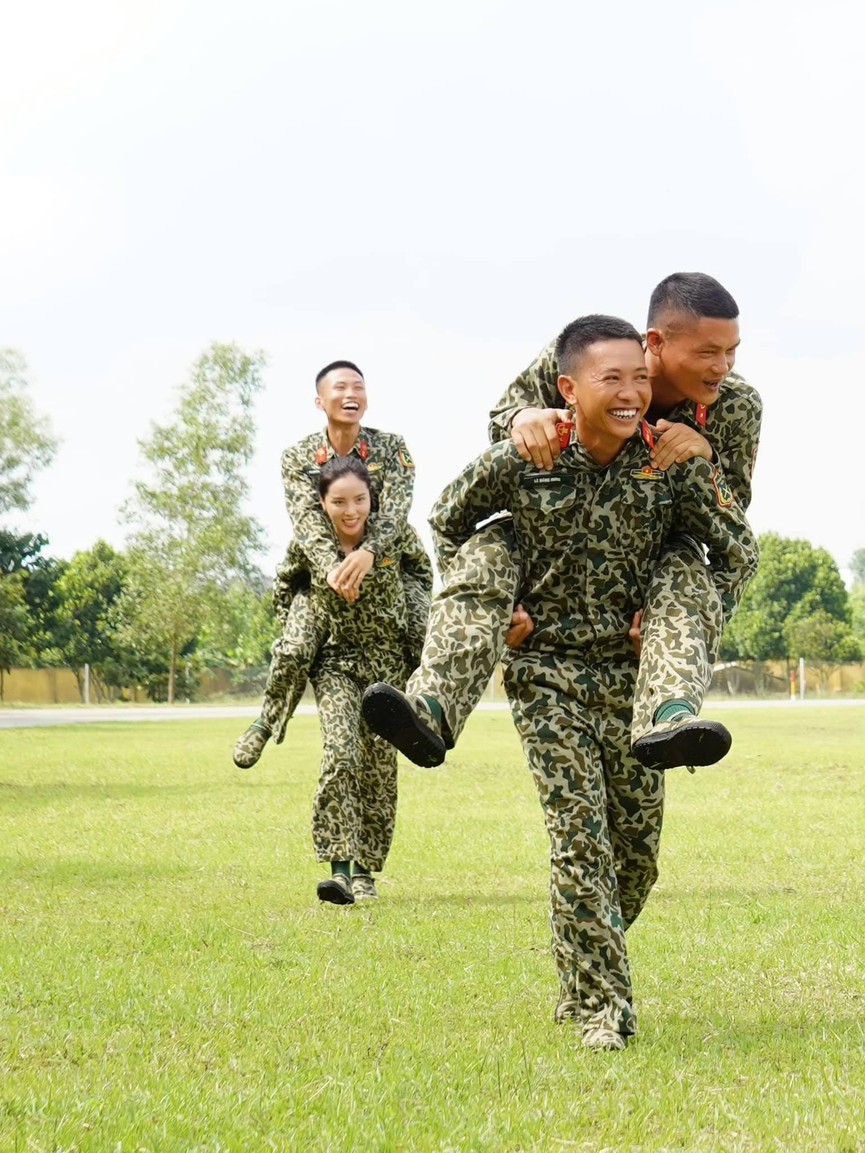 Những khoảnh khắc đáng yêu của Hoa hậu Kỳ Duyên trong ‘Sao nhập ngũ’ - ảnh 6