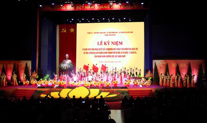 'Hà Tây quê lụa' vang lên trong Lễ kỷ niệm 10 năm sáp nhập về Hà Nội - ảnh 1