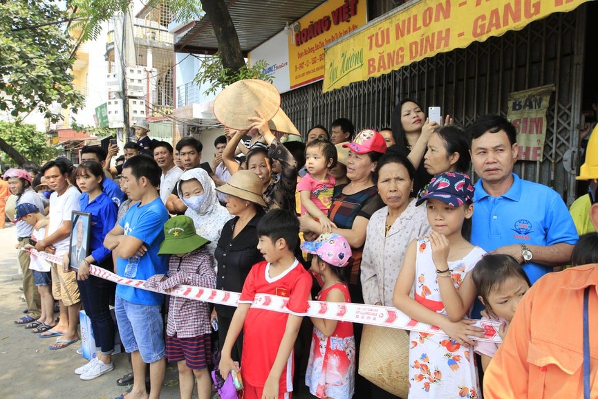 Người dân Đông Mỹ tiễn biệt nguyên Tổng Bí thư Đỗ Mười - ảnh 5