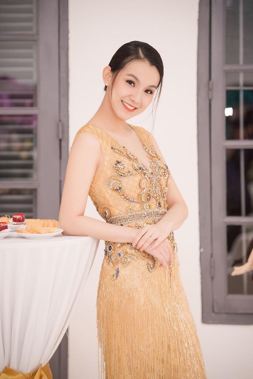 Á hậu Huyền My, Hoàng Anh rạng ngời cuốn hút - ảnh 8