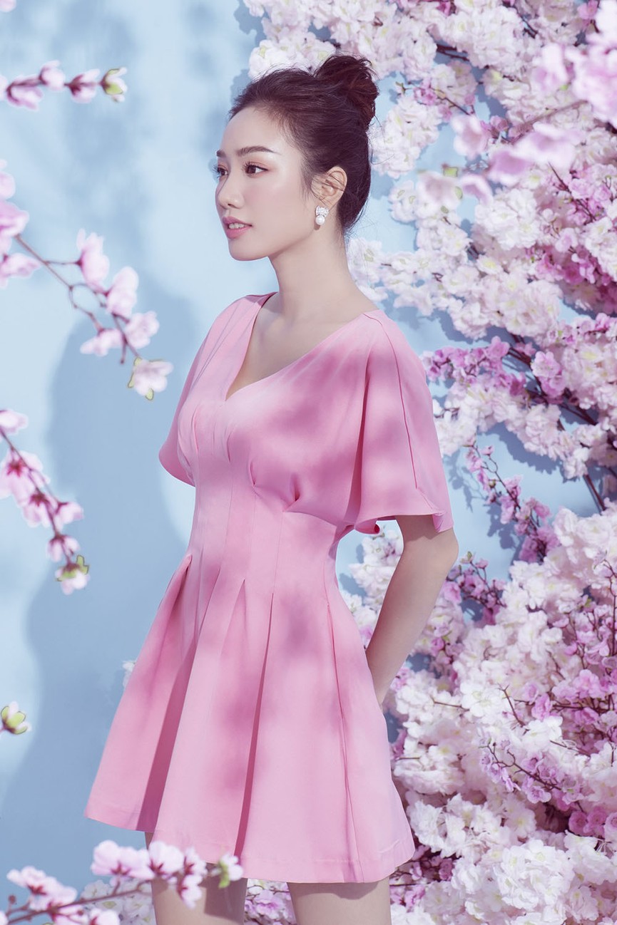 Người đẹp khả ái Hồng Tuyết đẹp mơ màng với gam màu pastel - ảnh 1