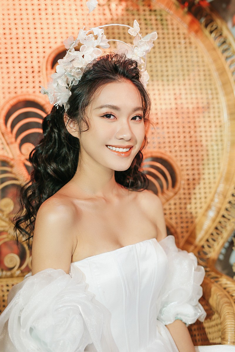 Văn Hậu mặc áo trắng như soái ca, cổ vũ Người đẹp Tài năng Doãn Hải My diễn áo cưới - ảnh 7