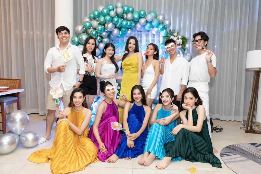 Dàn hoa - á hậu nóng bỏng với bikini trong tiệc chia tay độc thân của Á hậu Thuý An - ảnh 6