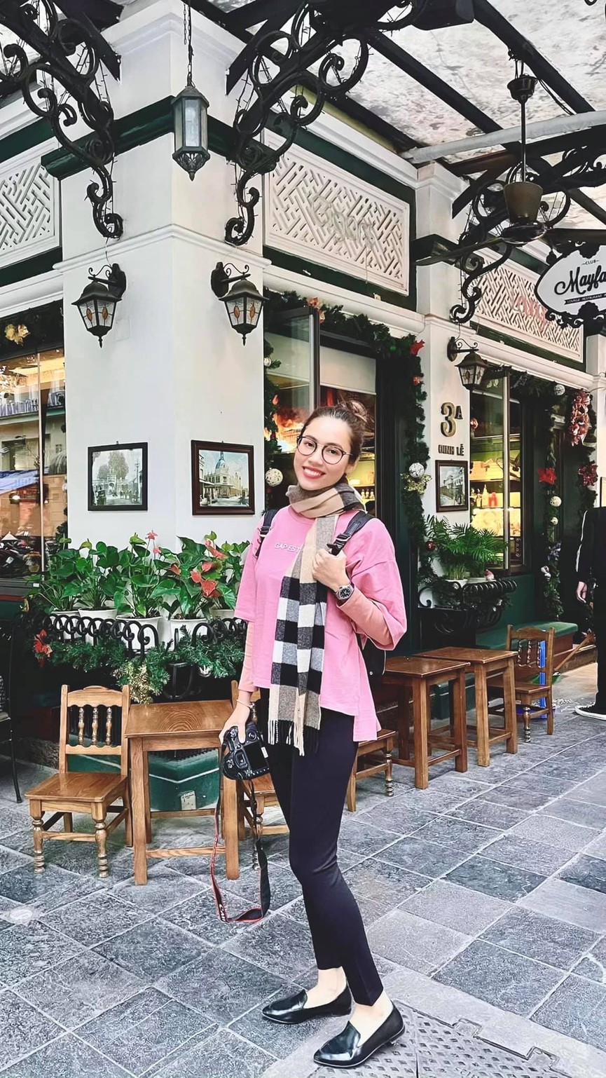 Minh Tú khoe vòng ba 'ngoại cỡ' khiến fans 'choáng váng', Kiều Loan diện váy cúp ngực sexy - ảnh 14