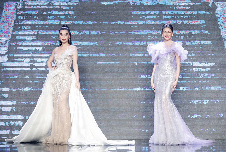 Á hậu Kiều Loan, Phương Anh, Ngọc Thảo nóng bỏng khi diễn catwalk chào năm mới 2021 - ảnh 4