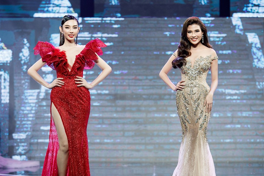 Á hậu Kiều Loan, Phương Anh, Ngọc Thảo nóng bỏng khi diễn catwalk chào năm mới 2021 - ảnh 6