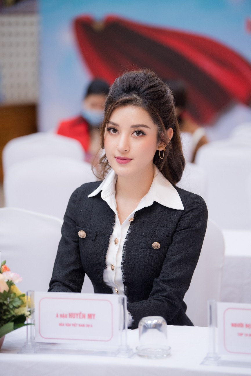 Võ Hoàng Yến khoe chân dài miên man, Ngọc Hân gợi cảm với tạo hình 'Bến Thượng Hải' - ảnh 9