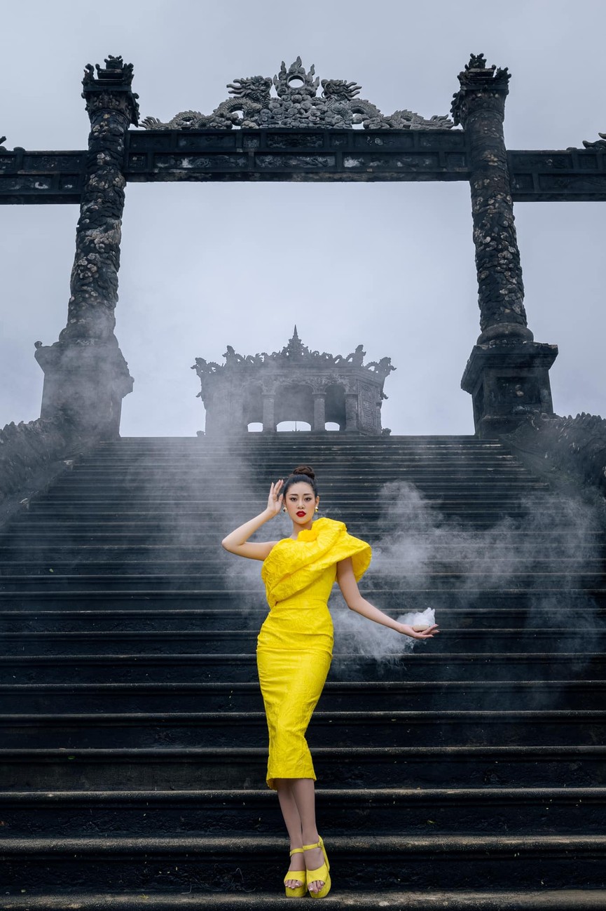 Đỗ Mỹ Linh, Lương Thuỳ Linh đọ sắc với váy áo nóng bỏng - ảnh 14