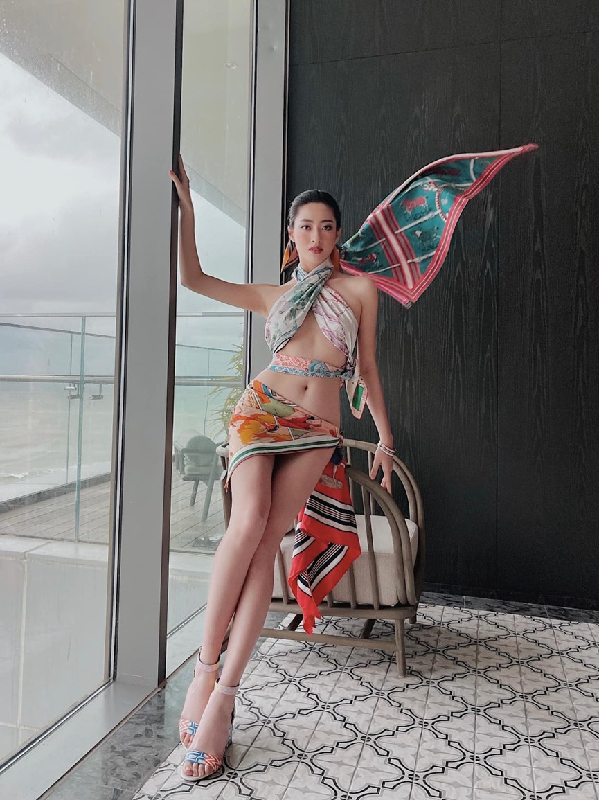 Người đẹp Thể thao Phù Bảo Nghi diện váy xẻ táo bạo, Lương Thùy Linh quấn khăn làm váy - ảnh 1