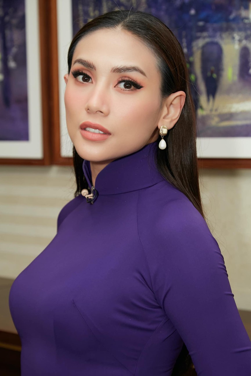 Tiểu Vy mặc giản dị mà 'chất' như fashionista, Khánh Vân khoe vòng một nóng bỏng - ảnh 6