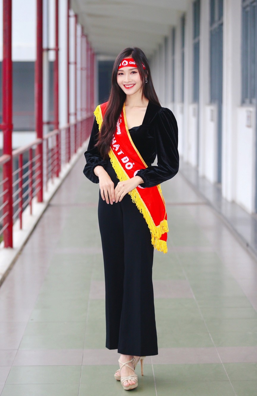 Hoa hậu Đỗ Thị Hà và Á hậu Phương Anh, Ngọc Thảo giản dị vẫn cực xinh đẹp - ảnh 13